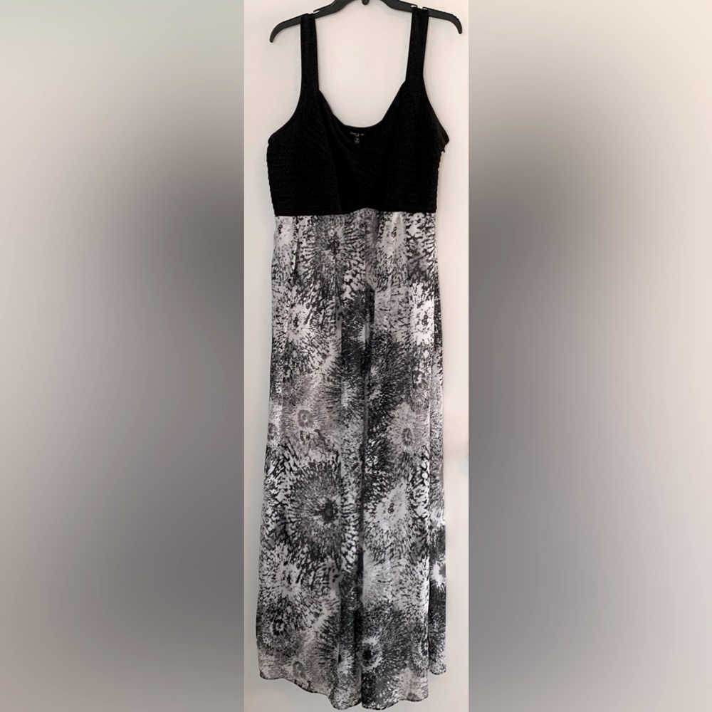 Somi & Jo Maxi dress. Black and white.